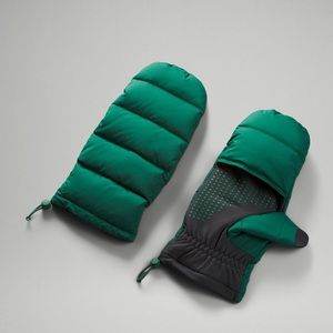 NWT Lululemon Wunder Puff Mittens
